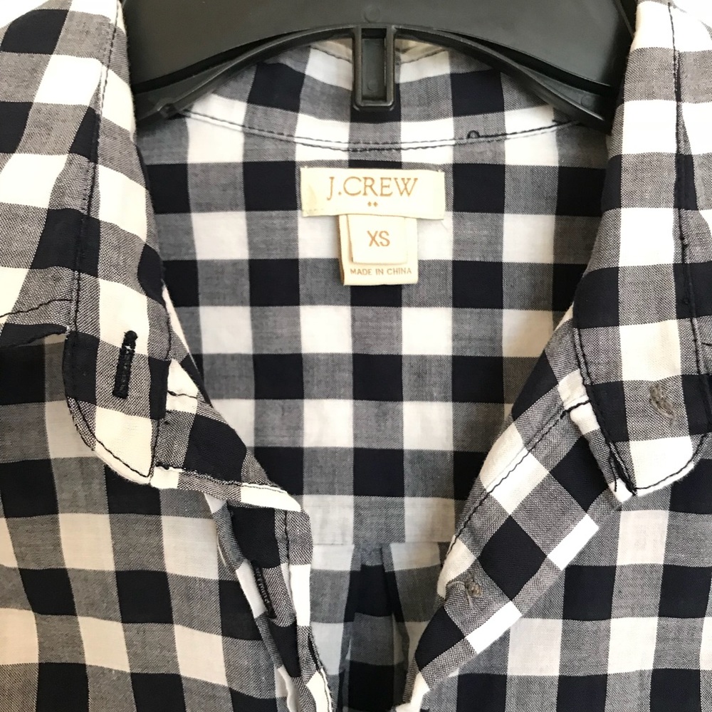 J.Crew gingham plaid shirt in navy blue. Size XS